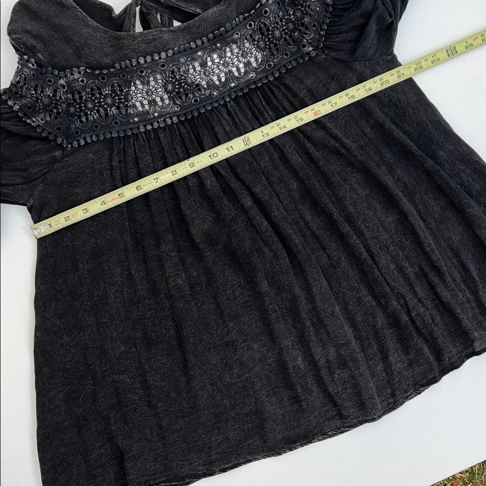 🕶️Altar’d State flowy top🕶️ - Picture 7 of 9